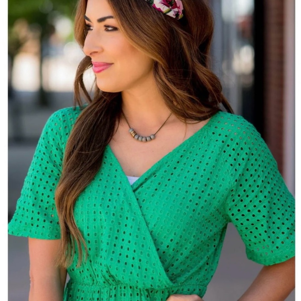 New ~ Betsey’s Boutique Green Eyelet Romper Size XL - Picture 2 of 2